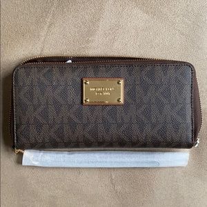 Michael Kors Logo Continental Wristlet